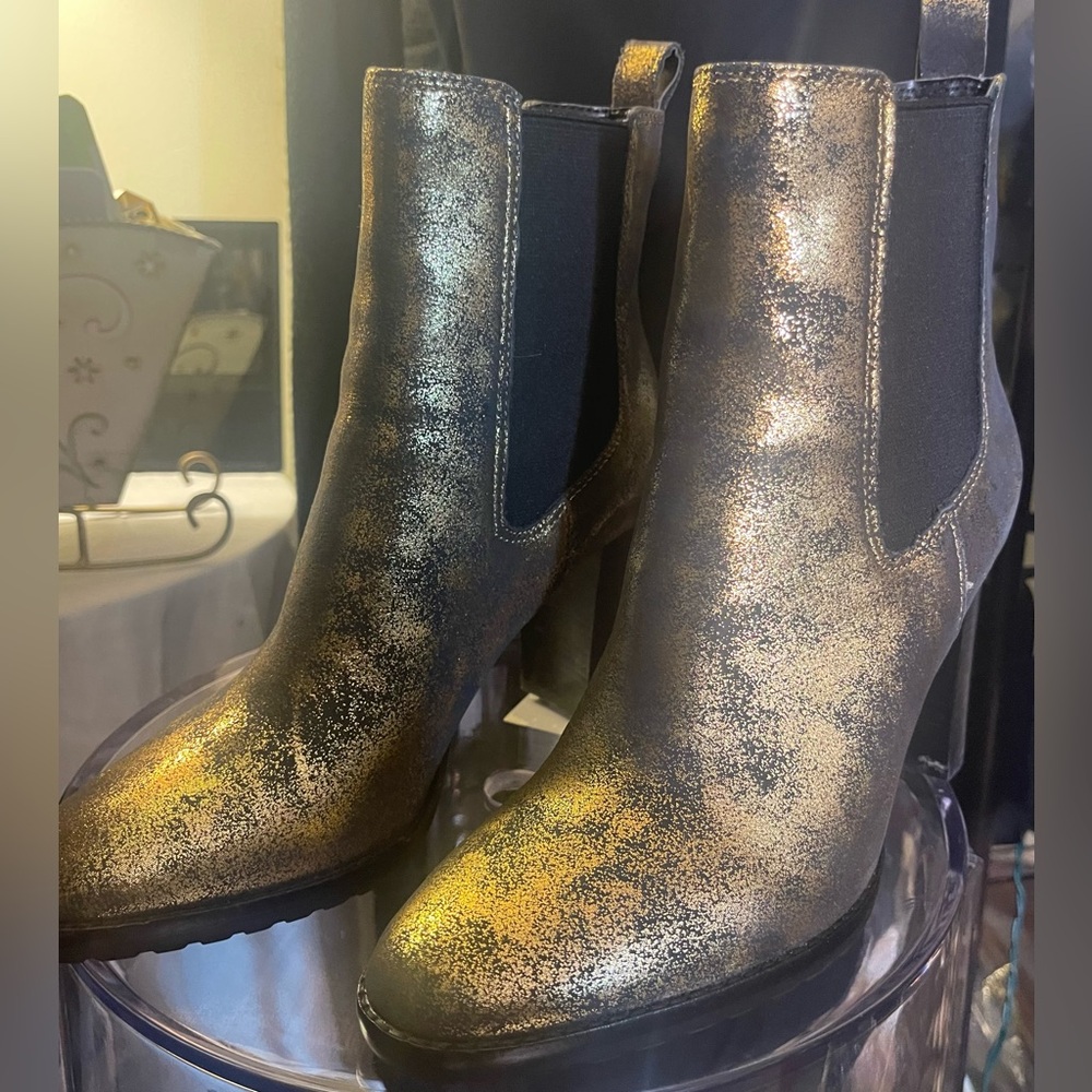 Lauren Ralph Lauren Heeled Bootie. EUC